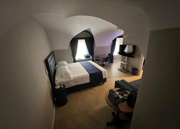 Luxury Blue Suites- *