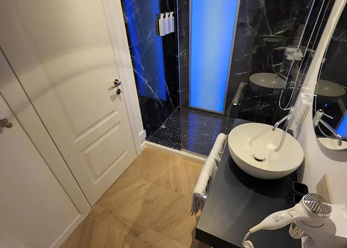 Luxury Blue Suites- *