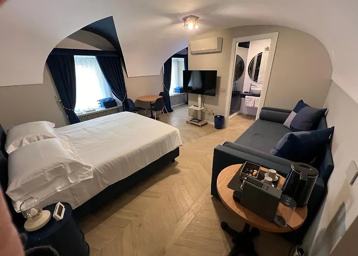 Luxury Blue Suites-